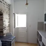 Daphne Πανσιόν Νάουσα