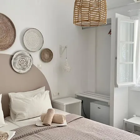 Daphne Naousa (Paros)