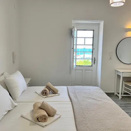 Daphne Naousa (Paros)