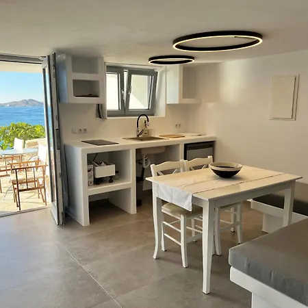 Daphne Pensión Naousa (Paros)