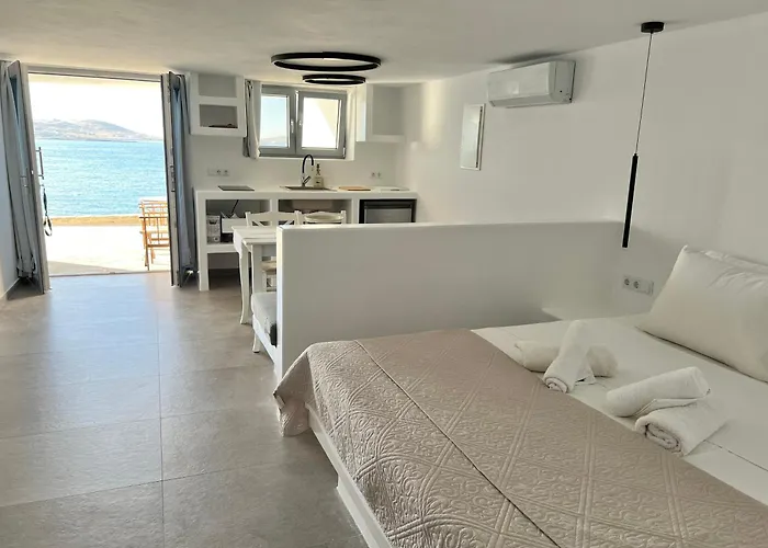 Daphne Naousa (Paros)