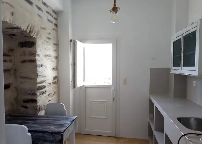 Daphne Pensión Naousa (Paros)